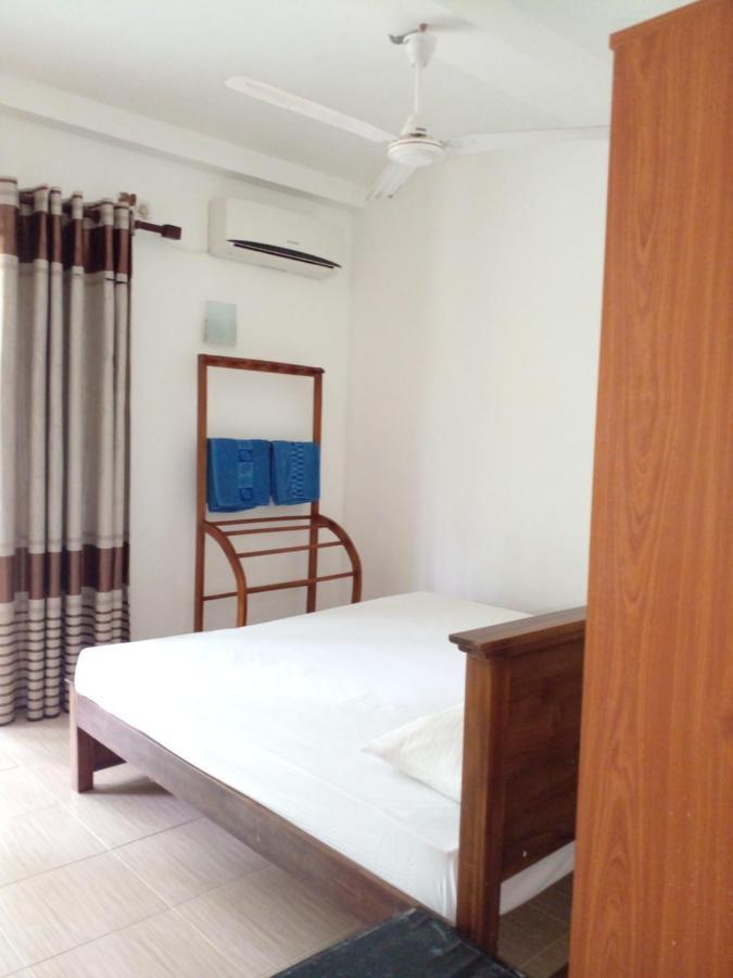 Hotel Navora Hikkaduwa Esterno foto