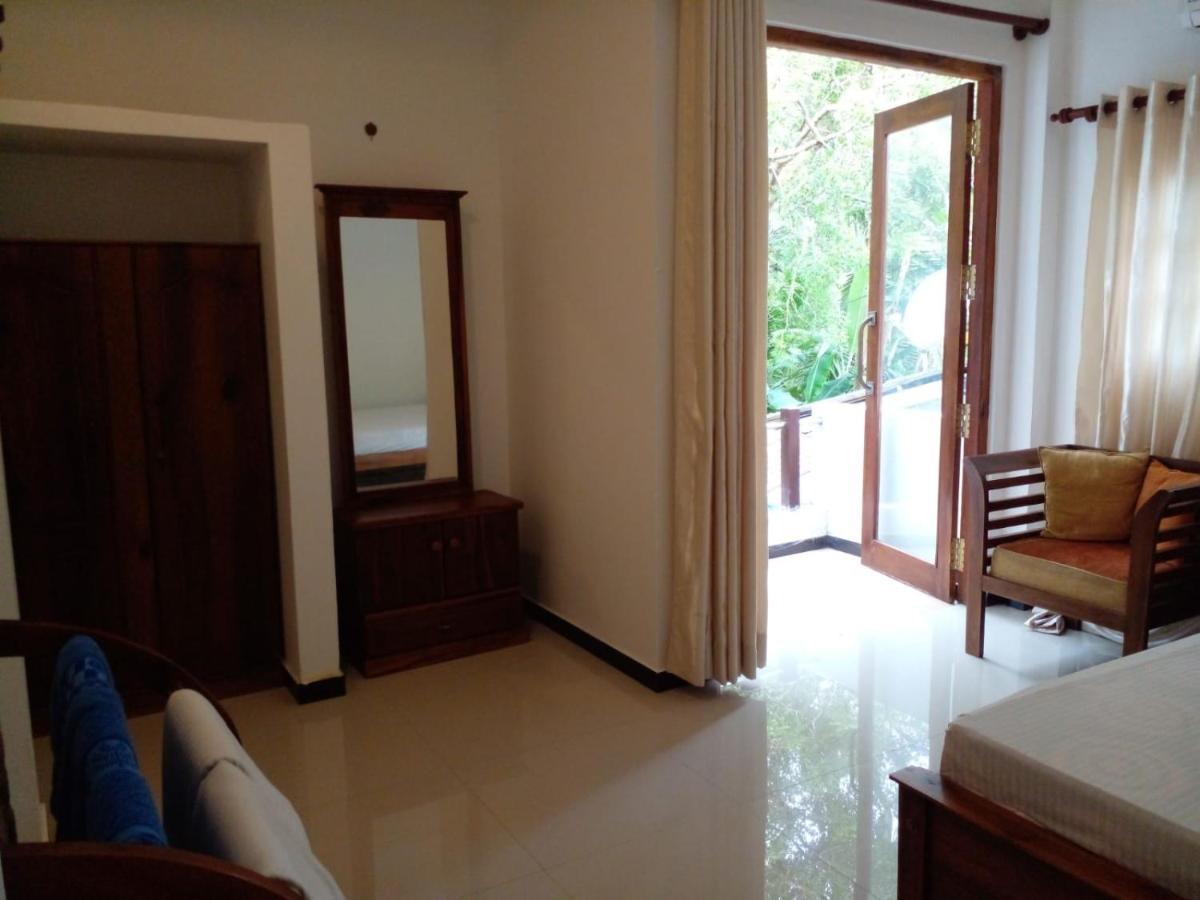 Hotel Navora Hikkaduwa Esterno foto