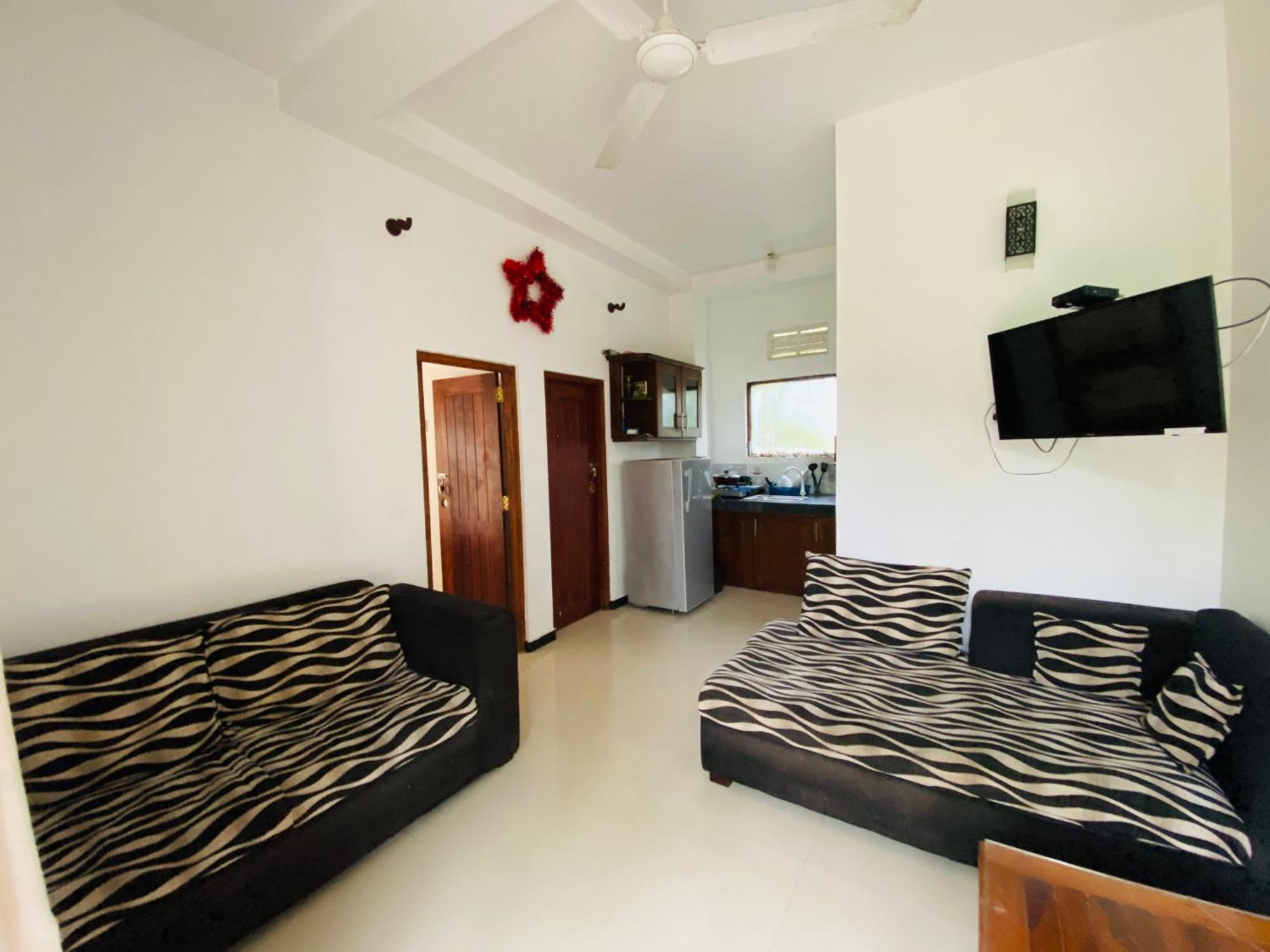Hotel Navora Hikkaduwa Esterno foto