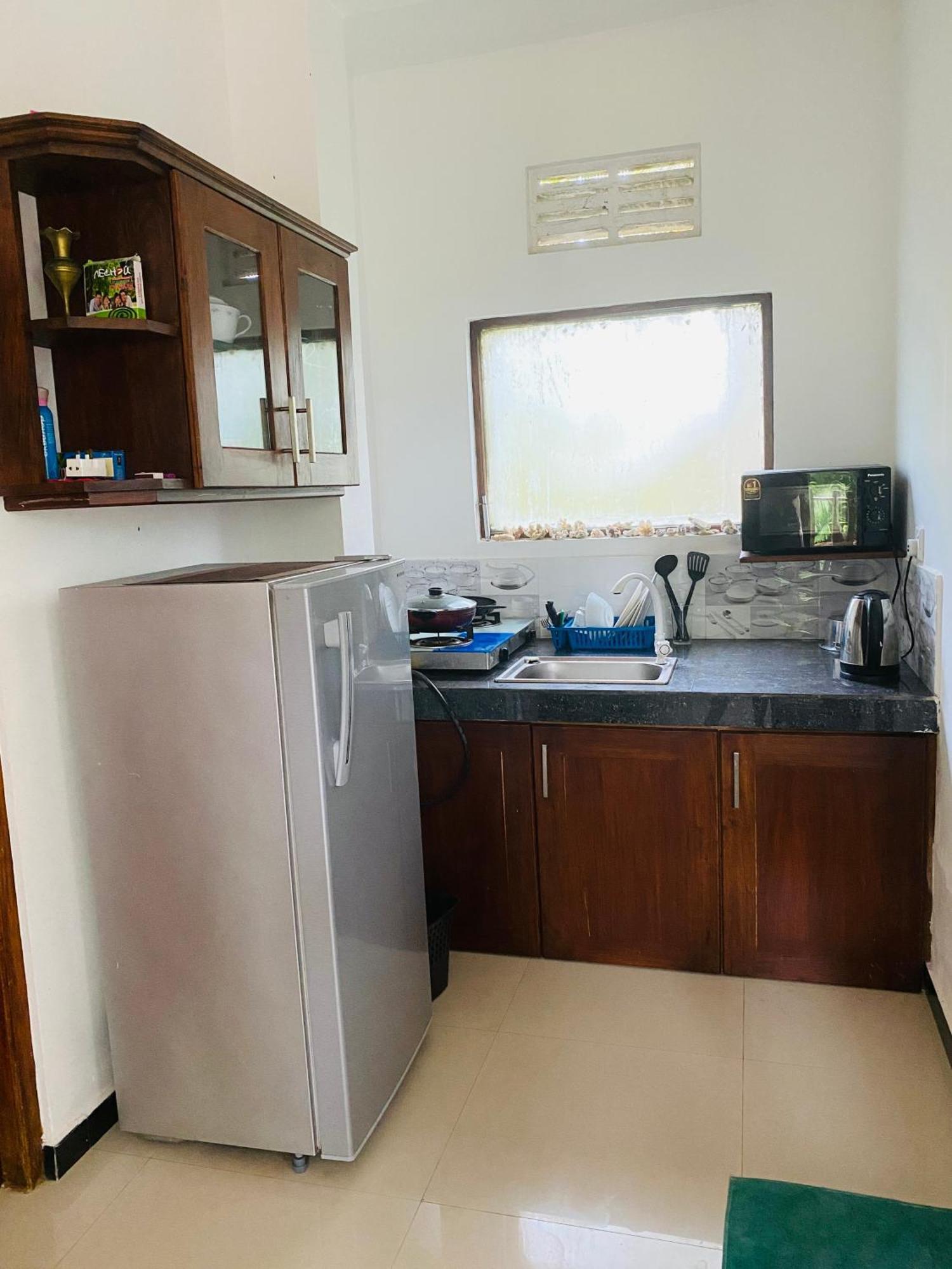 Hotel Navora Hikkaduwa Esterno foto