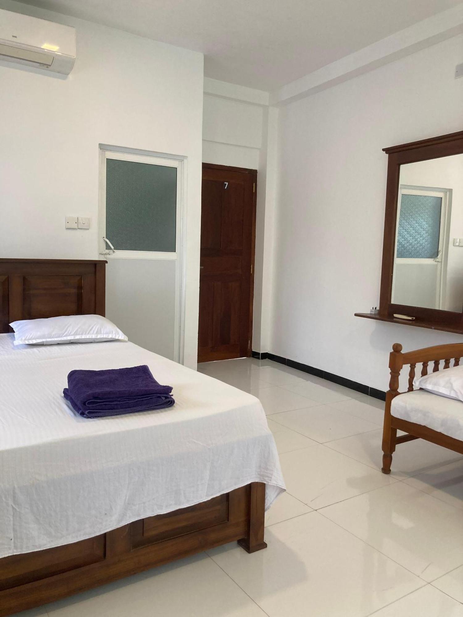 Hotel Navora Hikkaduwa Esterno foto