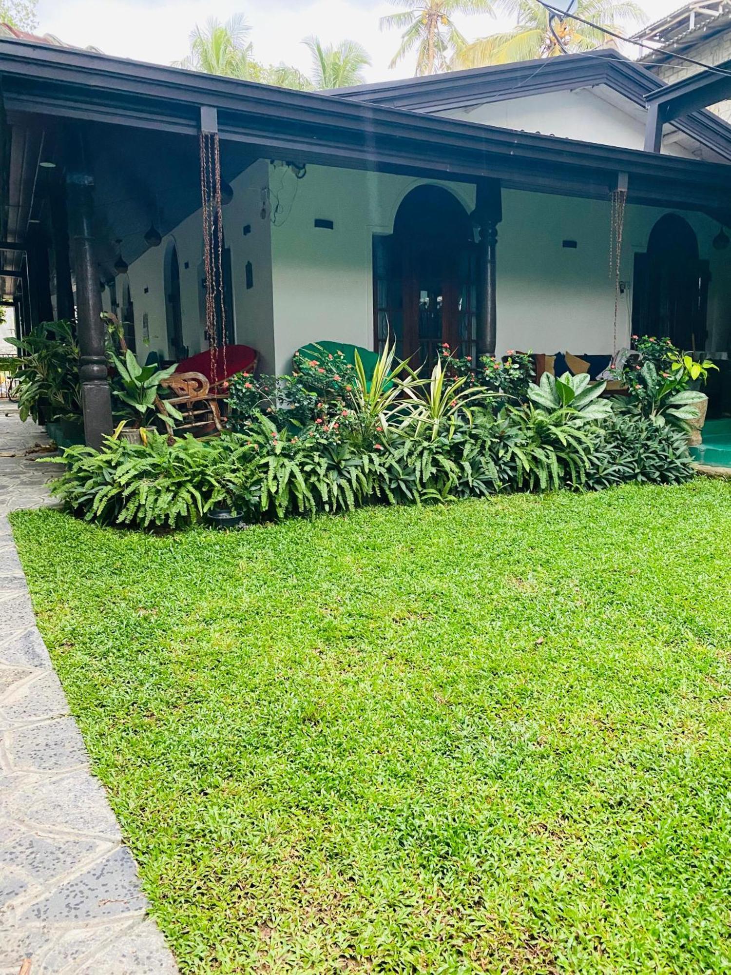 Hotel Navora Hikkaduwa Esterno foto