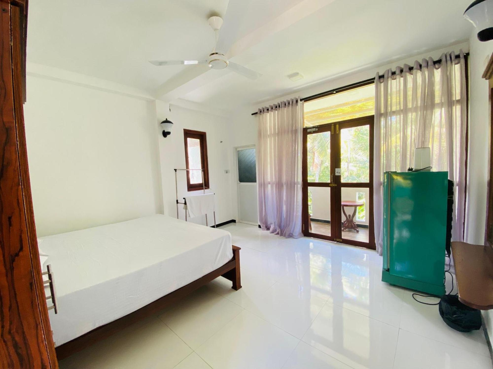 Hotel Navora Hikkaduwa Esterno foto