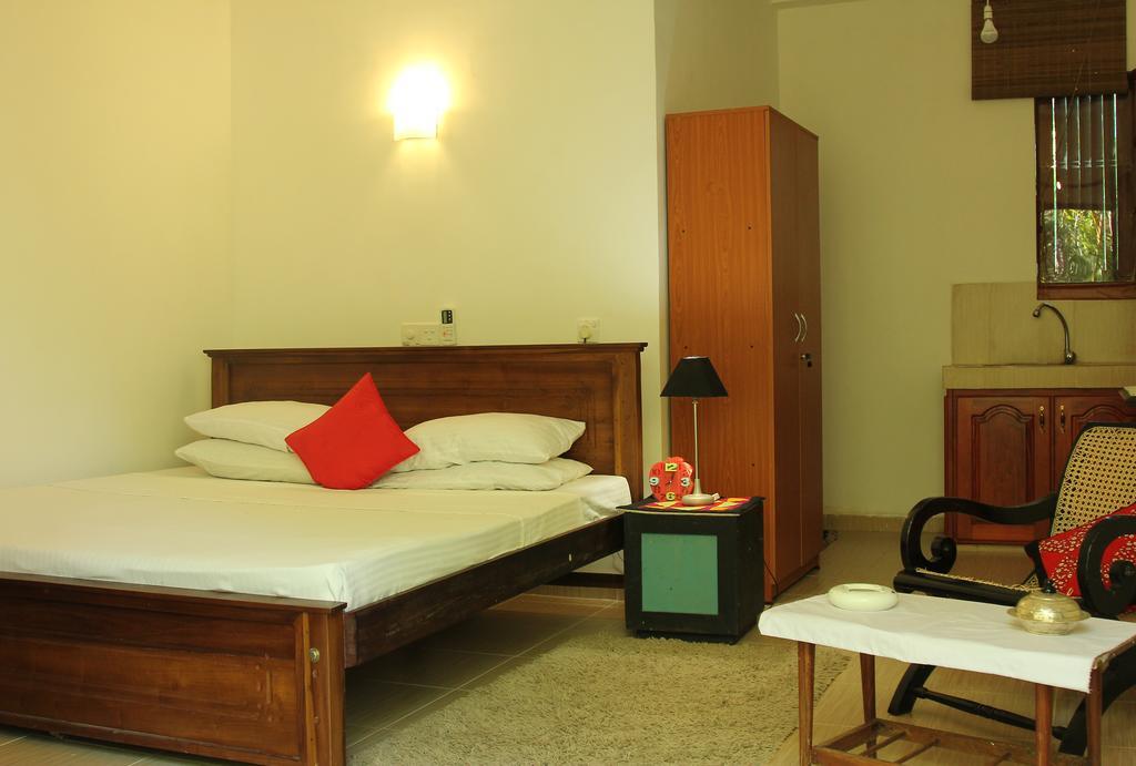 Hotel Navora Hikkaduwa Esterno foto