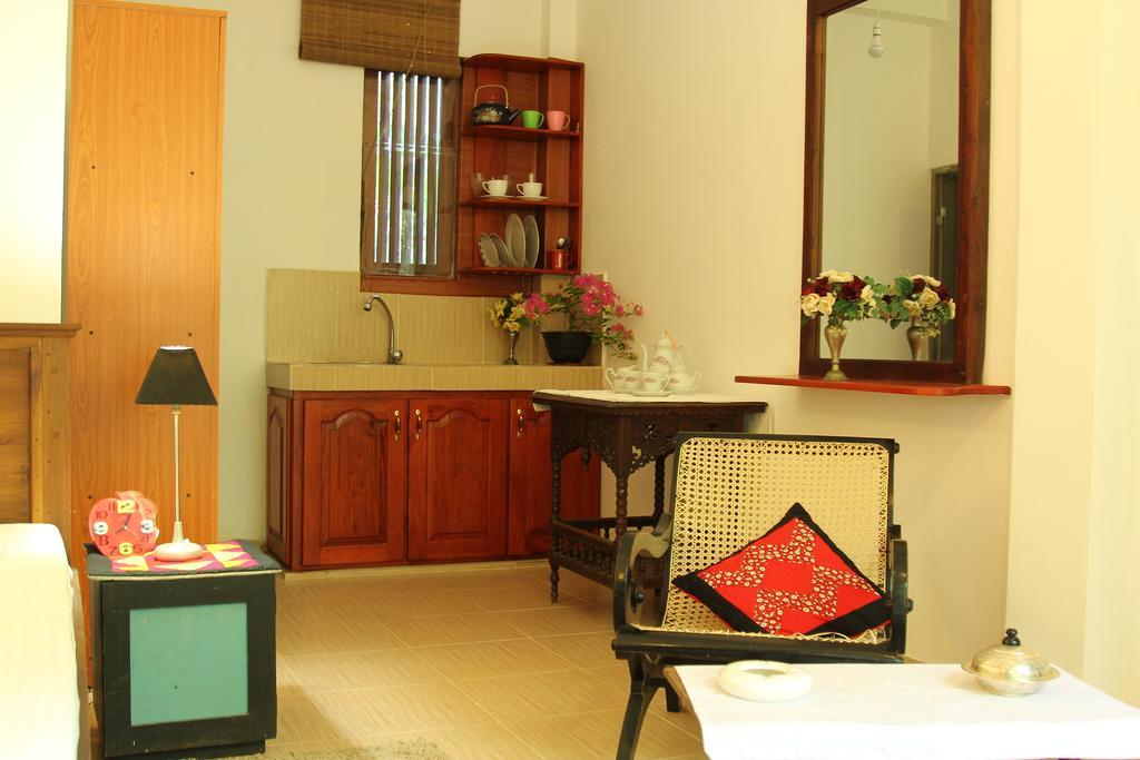 Hotel Navora Hikkaduwa Esterno foto
