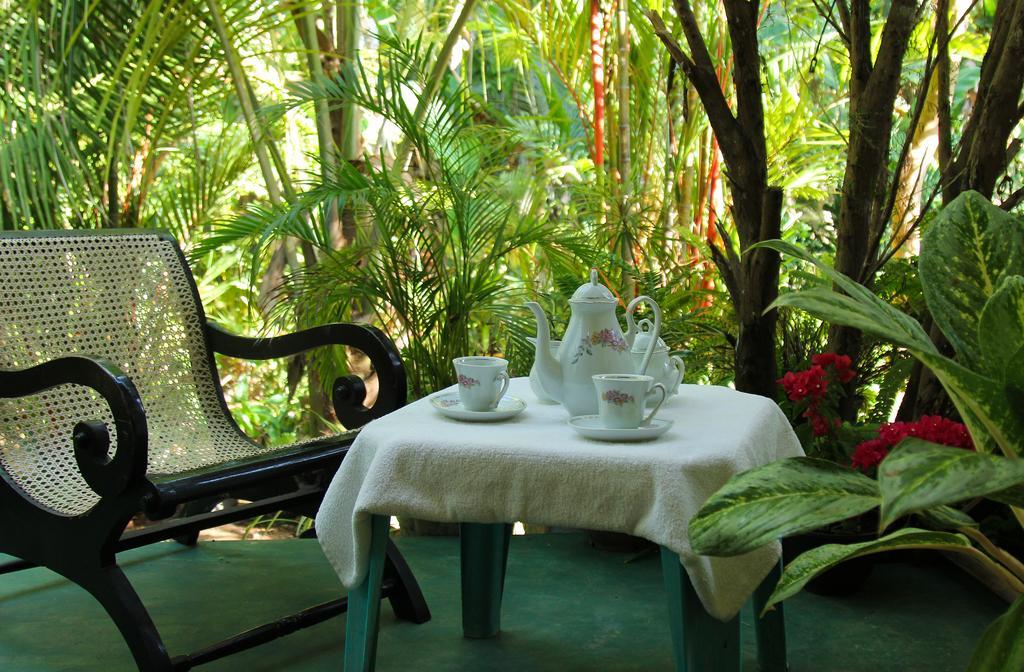Hotel Navora Hikkaduwa Esterno foto
