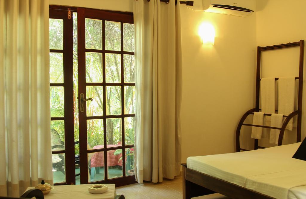 Hotel Navora Hikkaduwa Esterno foto